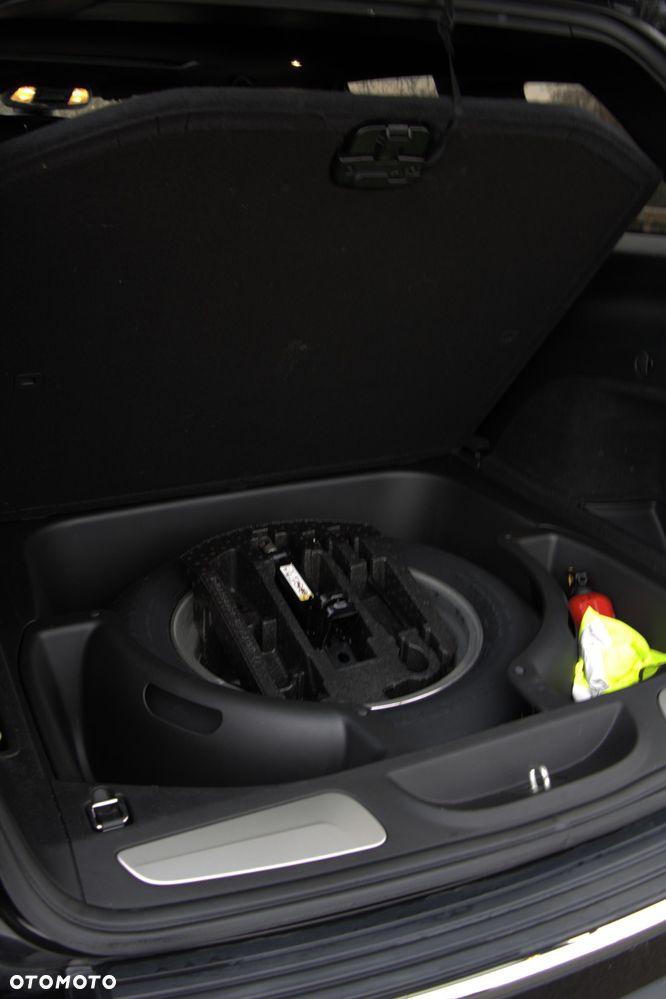 Jeep Grand Cherokee - 16