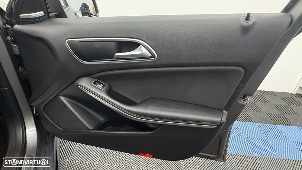 Mercedes-Benz A 45 AMG 4-Matic - 30