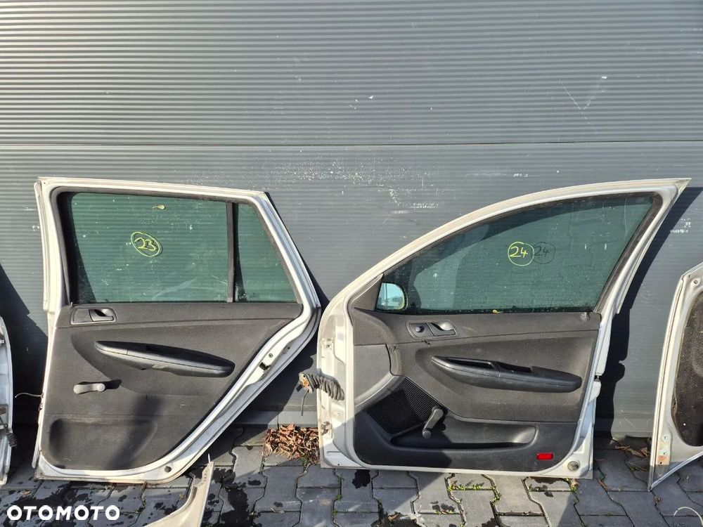 SKODA FABIA I DRZWI / MASKA / KLAPA / ZDERZAK - 32