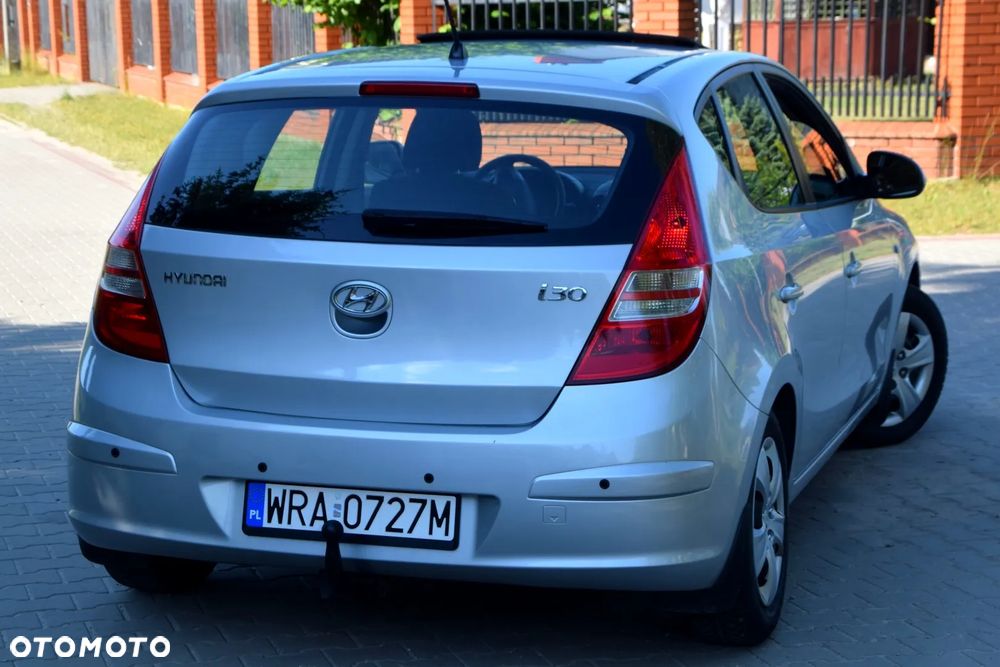 Hyundai i30 1.6 Comfort - 12