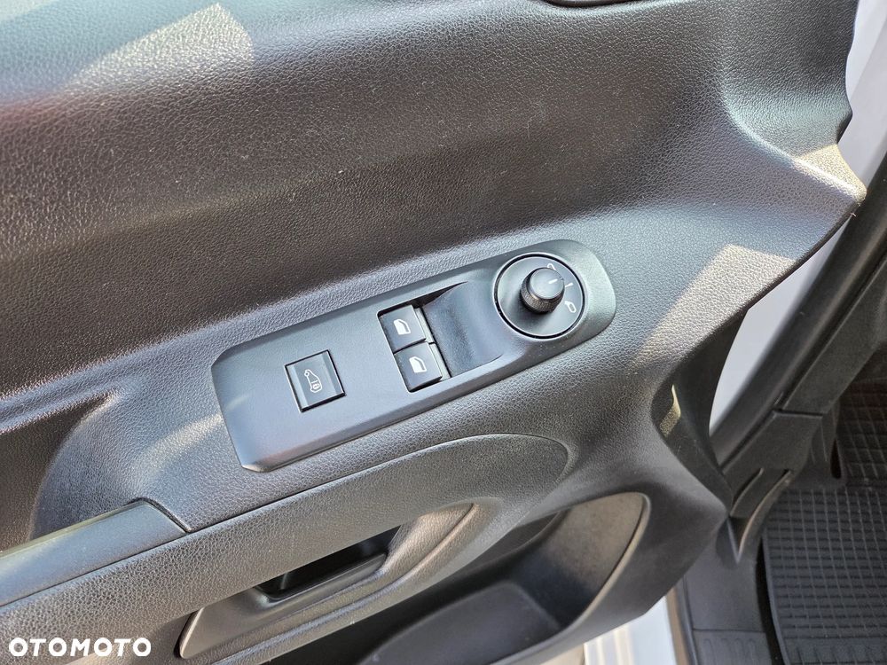 Peugeot Partner - 11