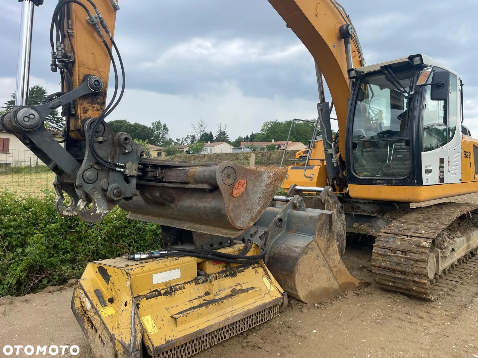 Liebherr R922 - 1