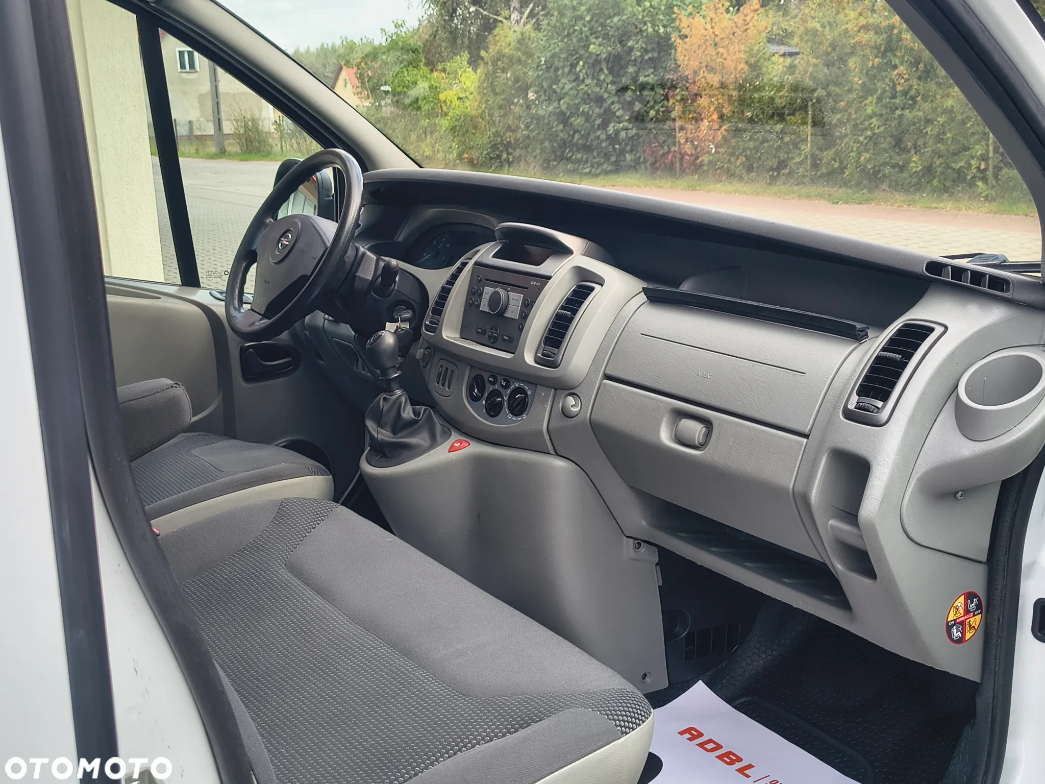 Opel Vivaro - 11