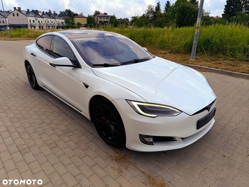 Tesla Model S - 30