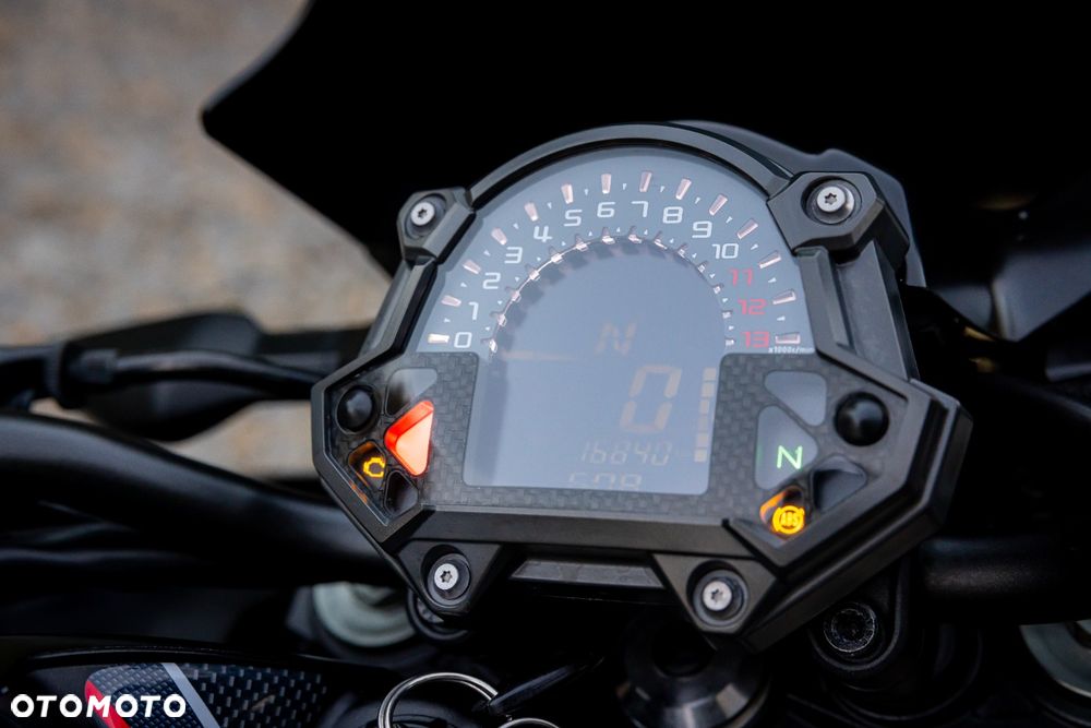 Kawasaki Z 900 - 12