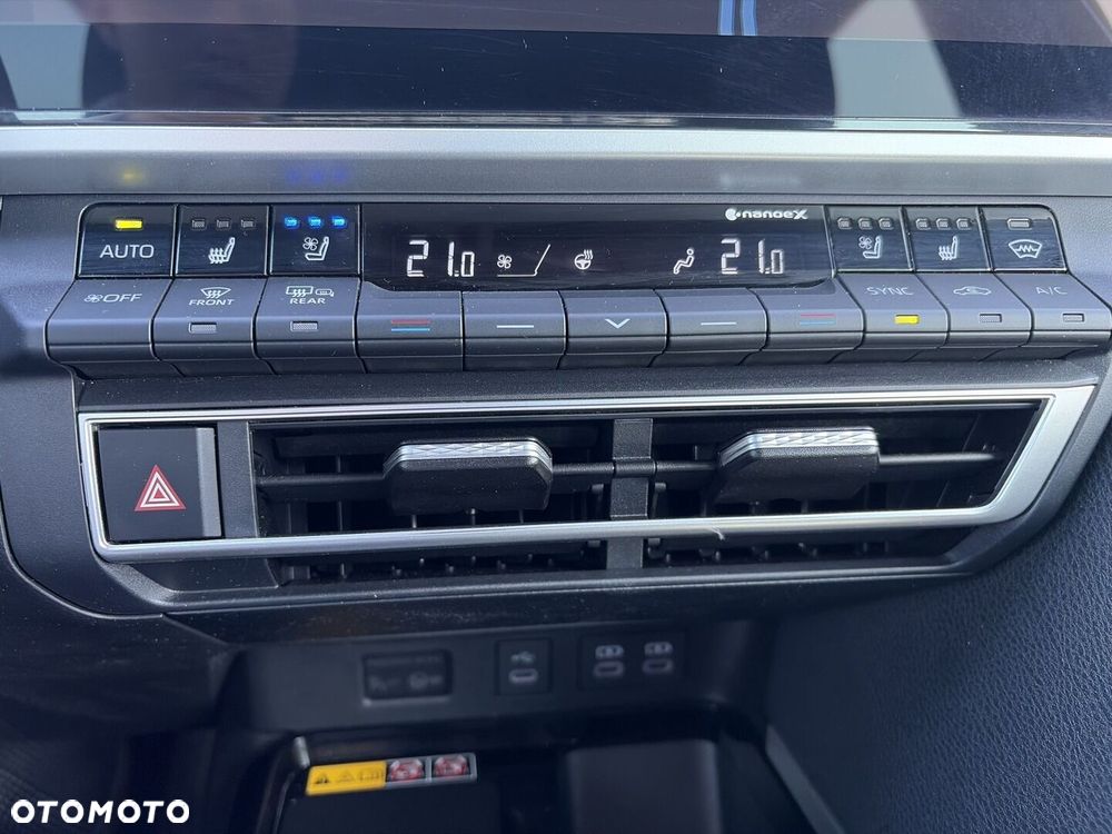 Toyota Camry - 24