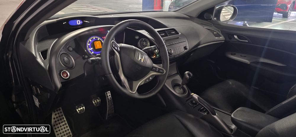 Honda Civic 1.8 Sport - 30