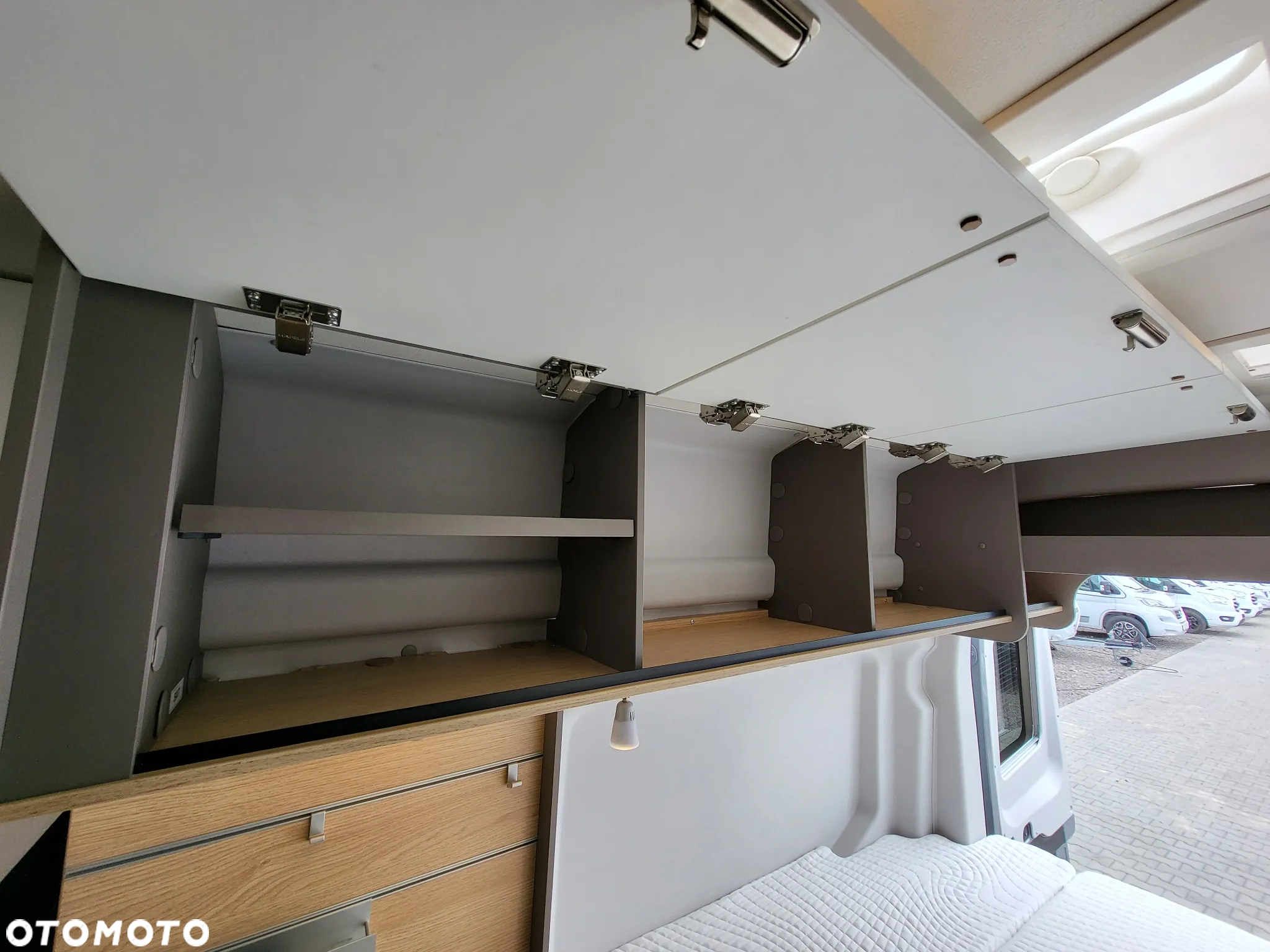 LMC INNOVAN 590 - Kampervan dla 2-3 osób - 35