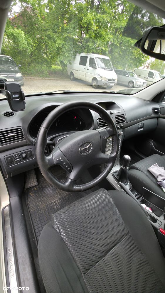 Toyota Avensis 2.0 D-4D High - 7
