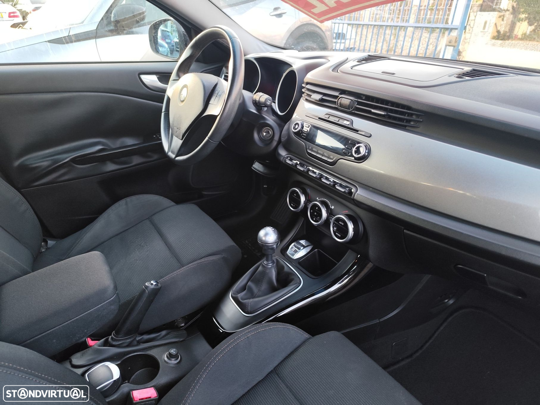 Alfa Romeo Giulietta 1.6 JTDm Corporate - 11