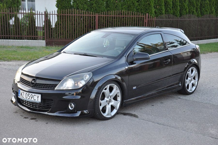 Opel Astra 1.9 CDTI Cosmo - 1