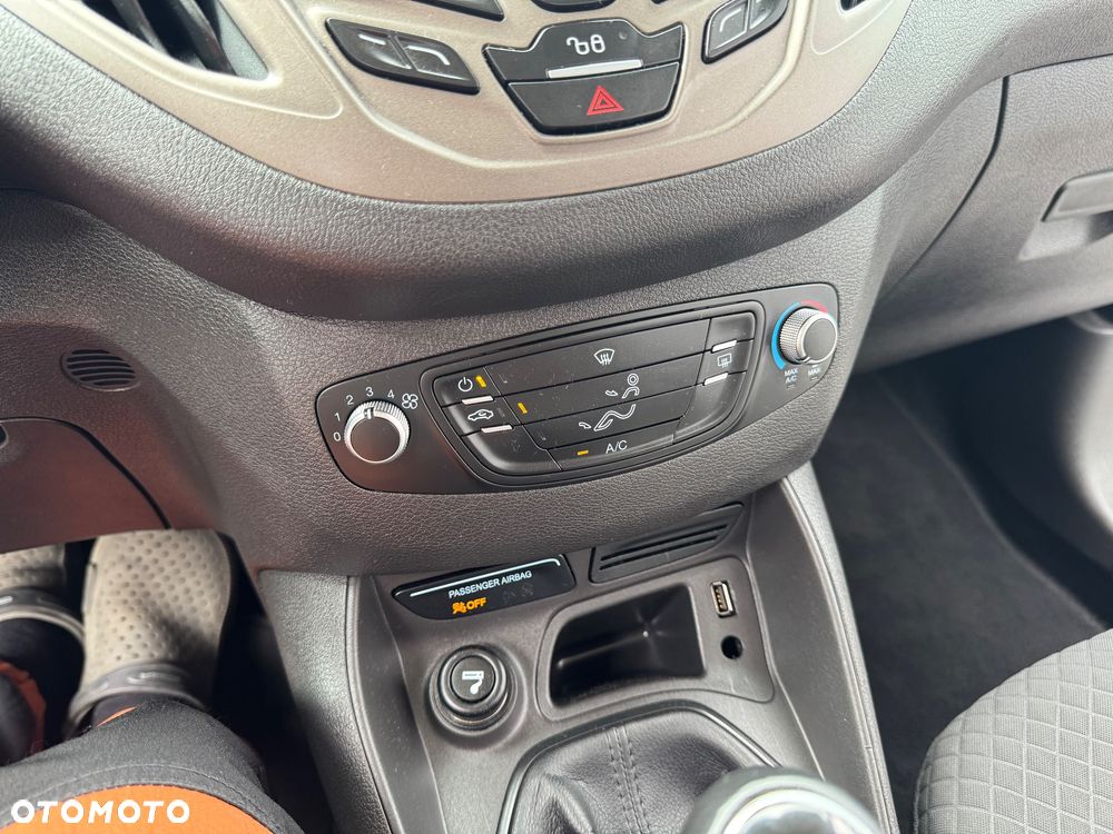 Ford Tourneo Courier 1.5 TDCi Trend - 15