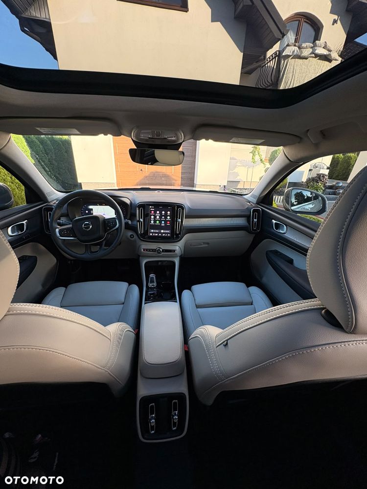 Volvo XC 40 - 25