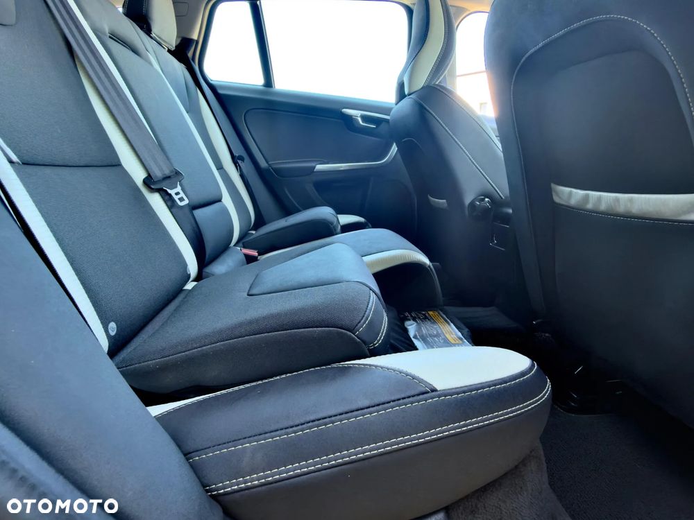 Volvo V60 T5 Geartronic Powershift RDesign - 32