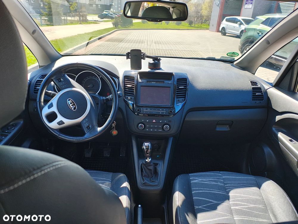 Kia Venga 1.4 Business Line - 11