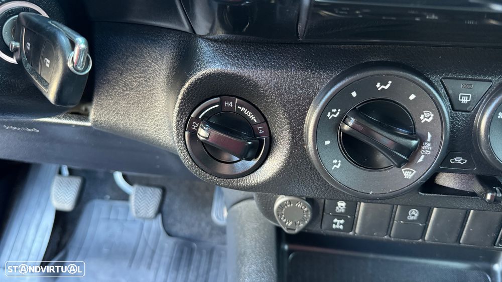 Toyota Hilux 2.4 D-4D 4WD Trial - 20