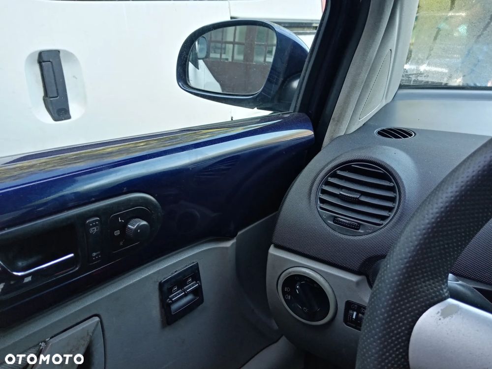 Volkswagen New Beetle - 15