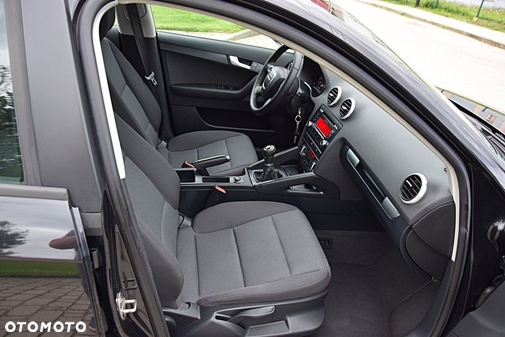 Audi A3 Sportback 1.4 TFSI Ambiente - 11