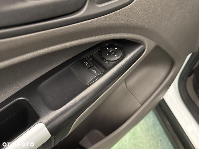 Ford Transit Connect - 13