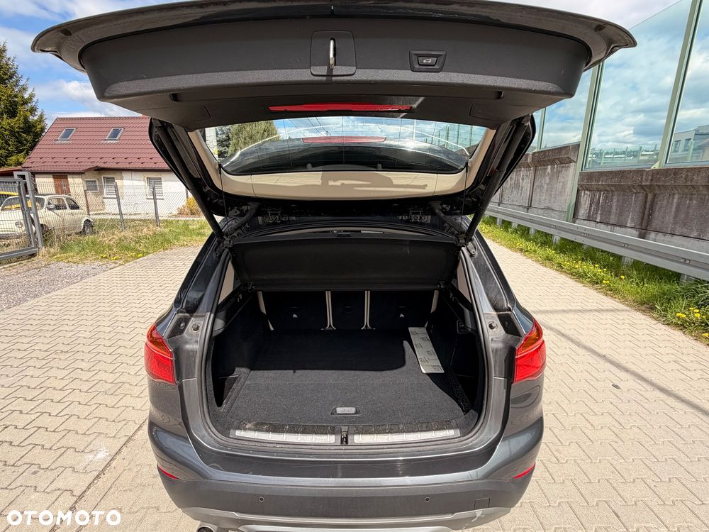 BMW X1 sDrive18i xLine - 12