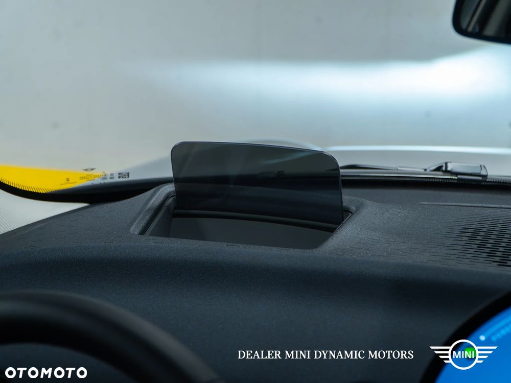 MINI Cooper C Essential Trim - 25