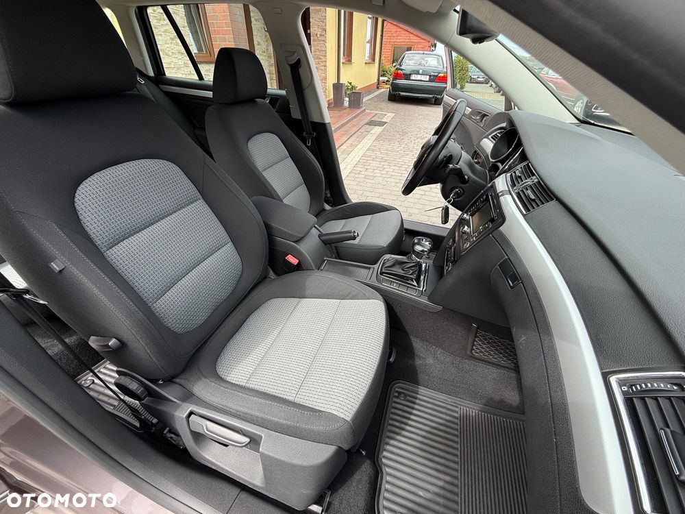 Skoda Superb 2.0 TDI DSG Elegance - 23