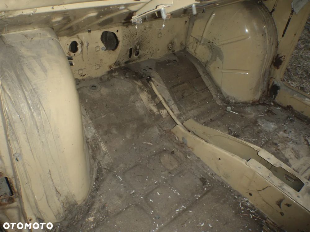 karoseria błotnik poszycie dach ćwiartka buda słupek nadkole 126p maluch - 10