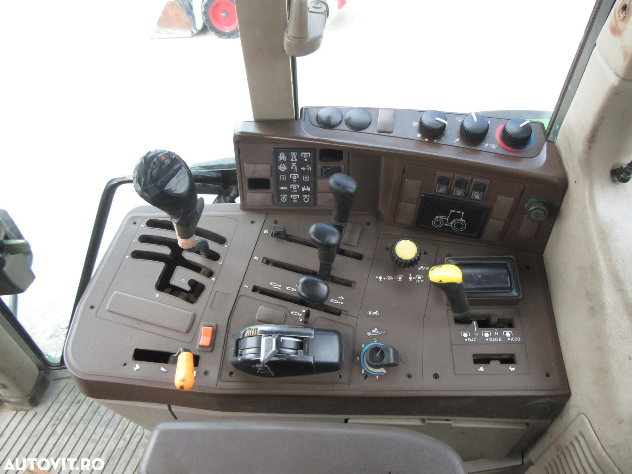 John Deere 6220 - 10