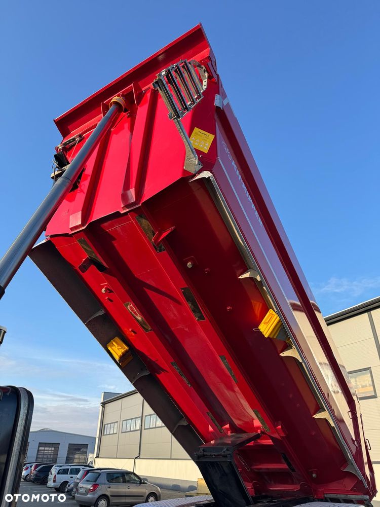 MAN TGS TG3 E6 41.470 / 8X8/ 2022 /  KH-KIPPER /  MANUAL - 12