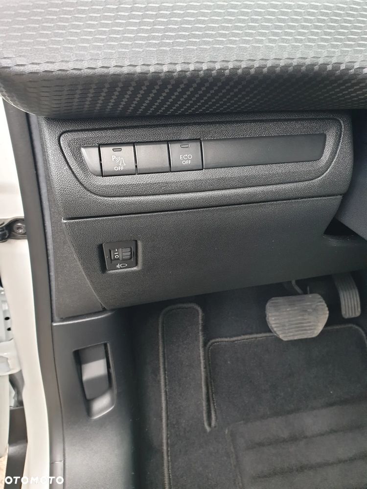 Peugeot 2008 PureTech 110 Stop&Start EAT6 Allure - 24