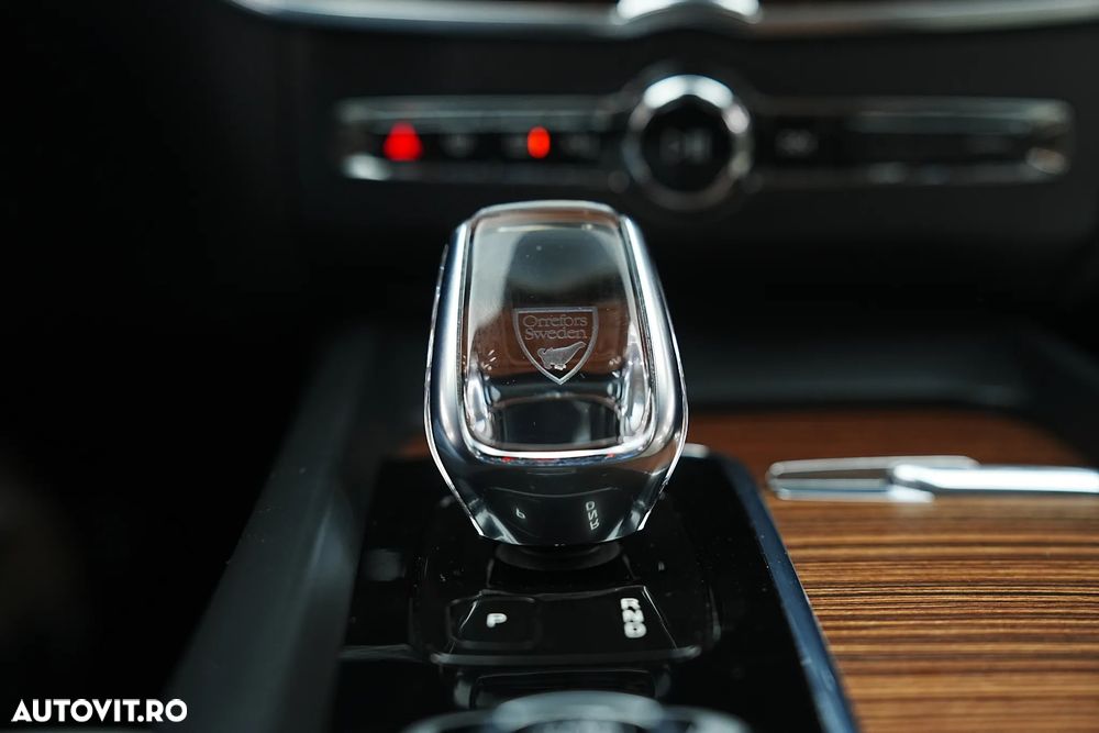 Volvo XC 60 B5 MHEV AWD Inscription - 36