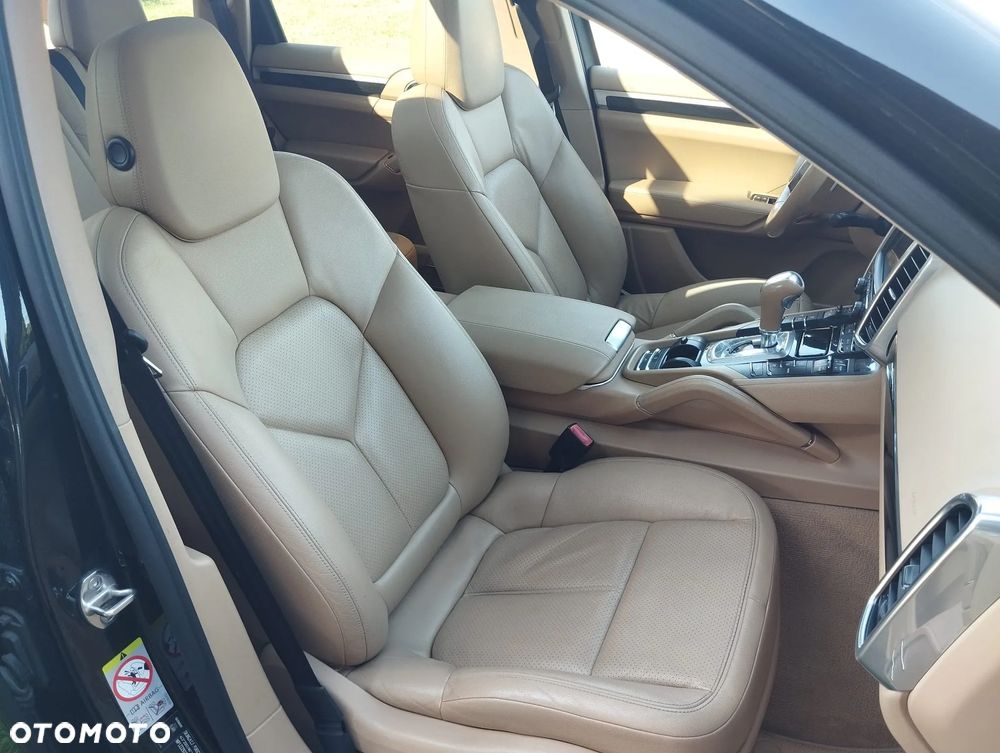 Porsche Cayenne Diesel Tiptronic S - 12