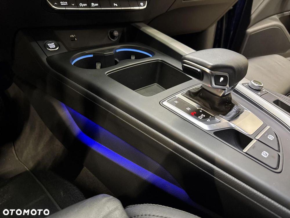 Audi A4 Limousine - 37