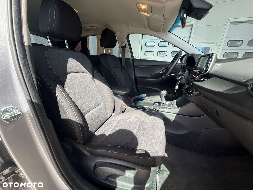 Hyundai i30 1.5 DPI Smart - 11
