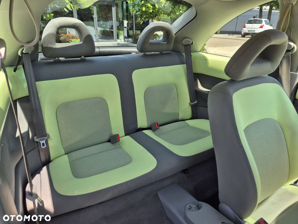 Volkswagen New Beetle 2.0 - 17