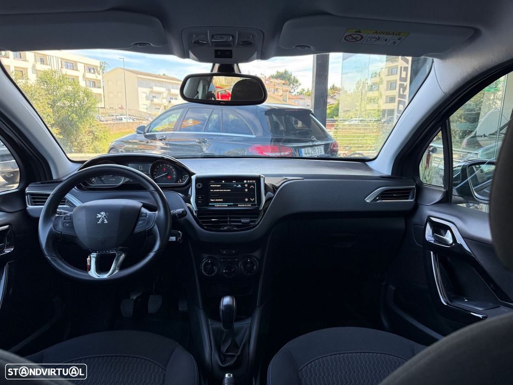 Peugeot 208 1.2 PureTech Allure - 18