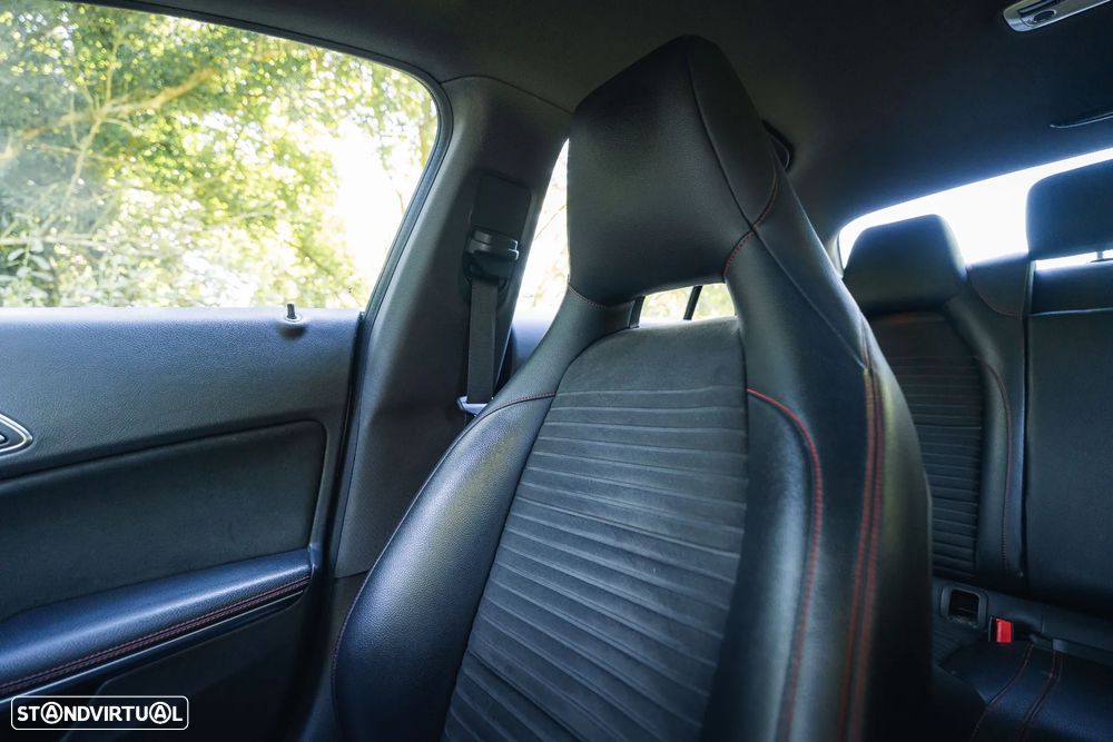 Mercedes-Benz CLA 200 CDI AMG Line - 39