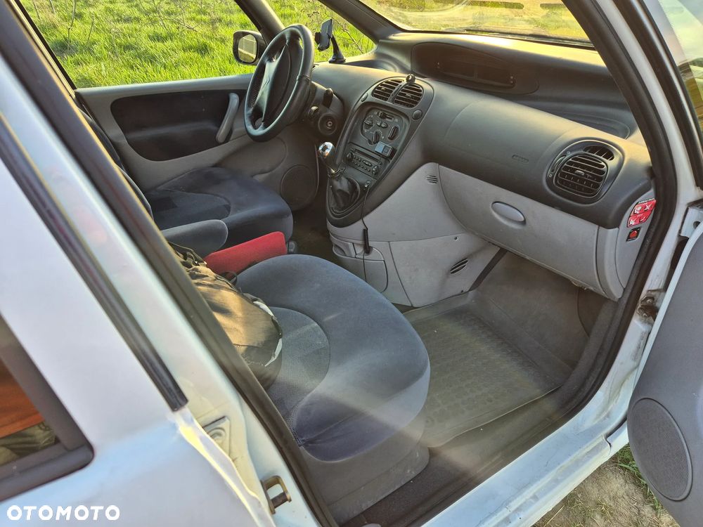 Citroën Xsara Picasso 1.6 HDI Exclusive - 8
