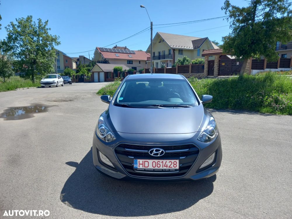 Hyundai i30 blue 1.6 CRDi Style - 13