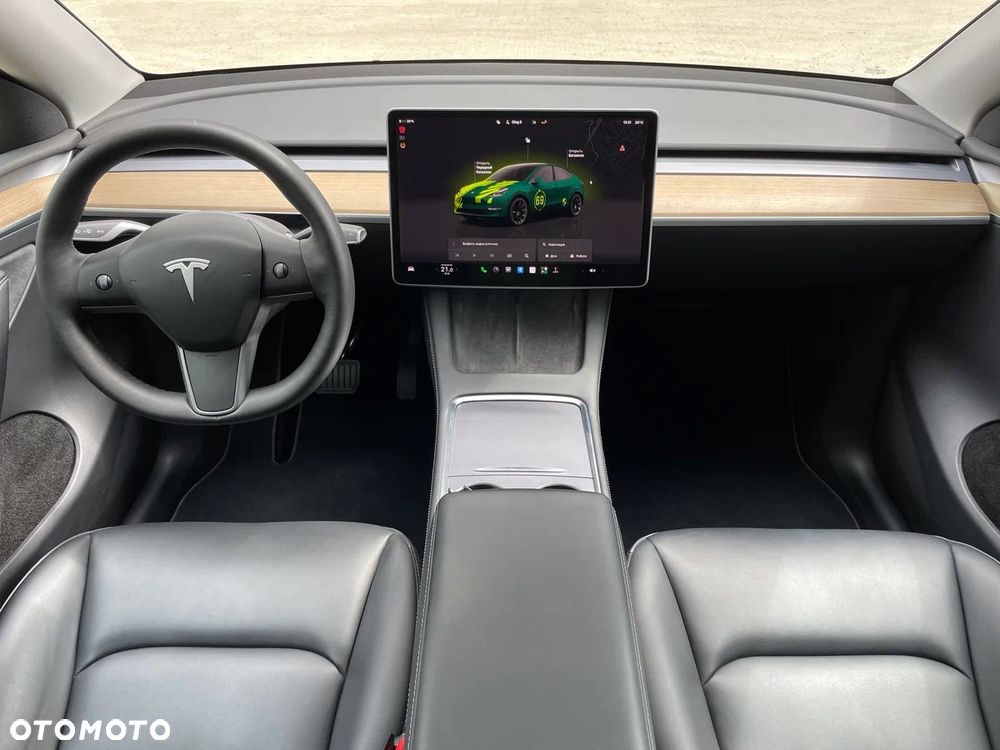 Tesla Model Y Long Range Dual Motor AWD - 11
