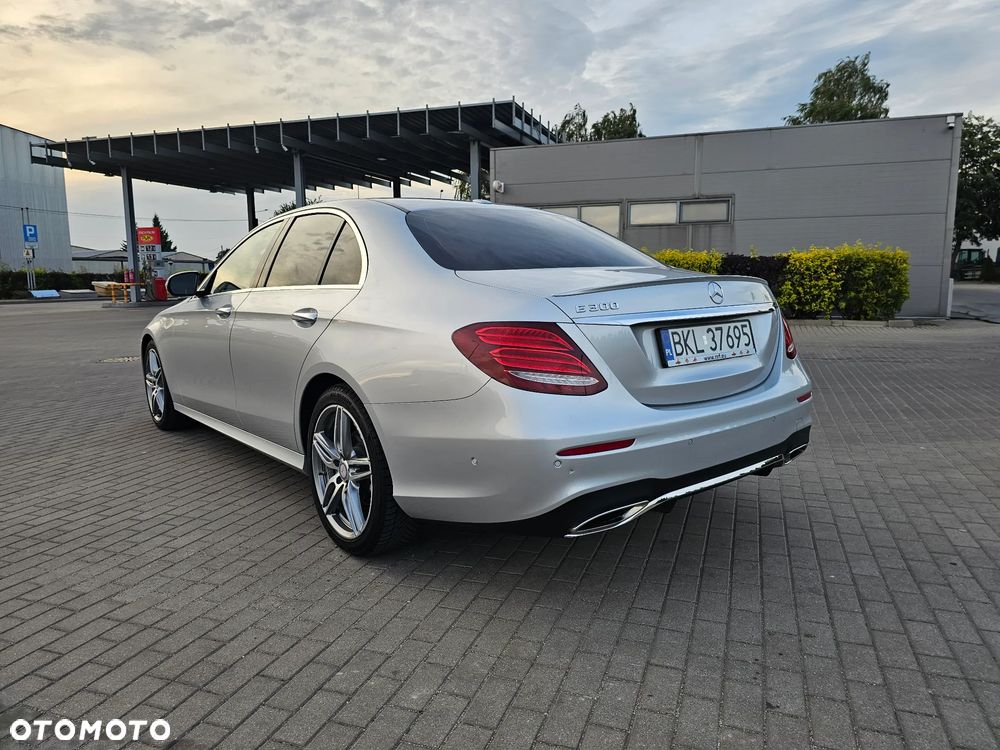 Mercedes-Benz Klasa E 300 9G-TRONIC AMG Line - 7