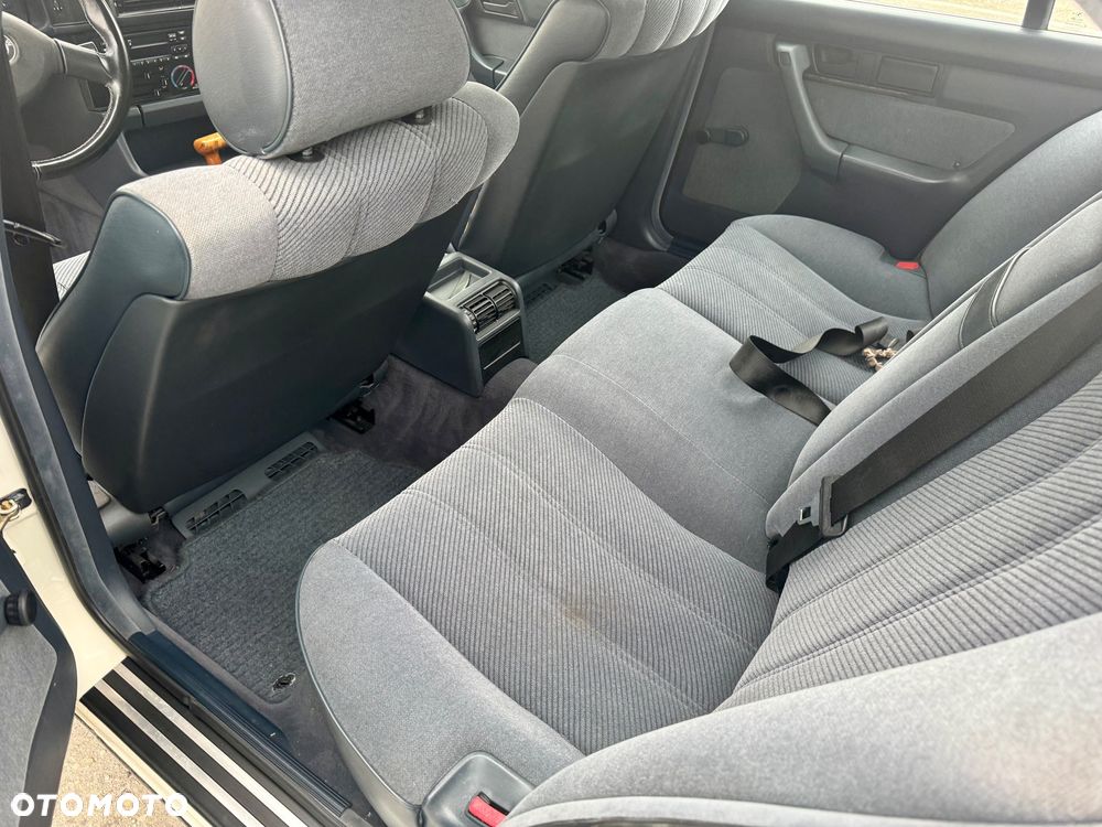 BMW Seria 5 520i - 8