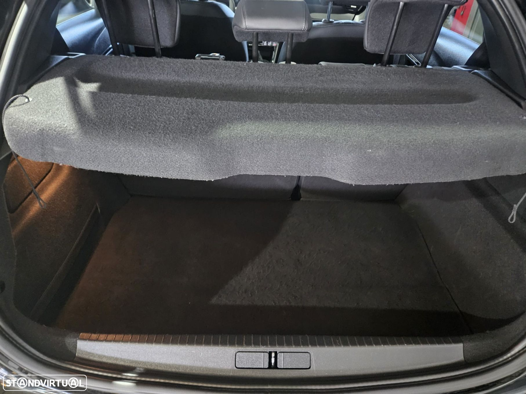Peugeot 208 1.2 PureTech Allure - 18