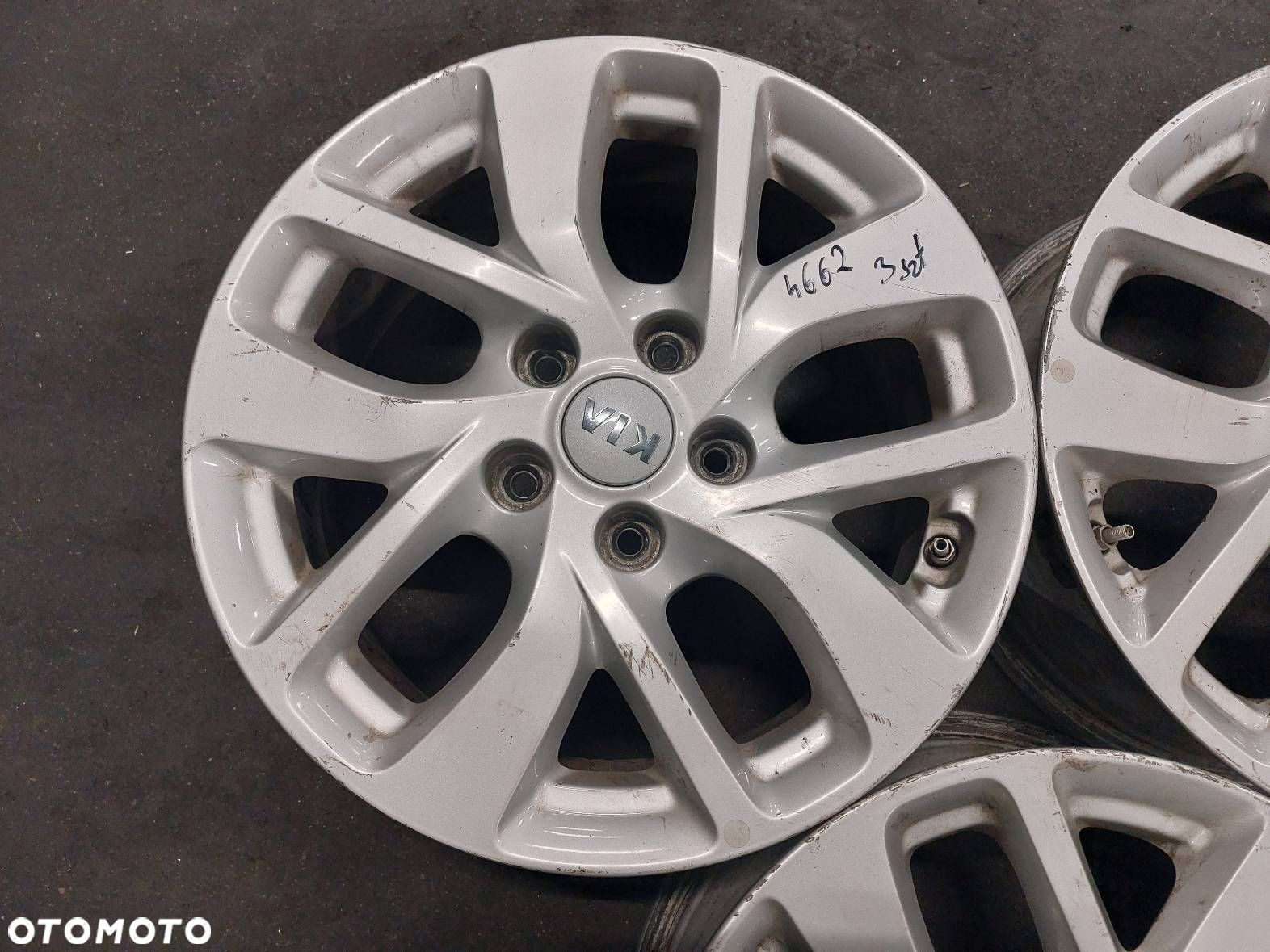 FELGA ALUMINIOWA KIA CARENS IV  ET 48.5 6.5JX16 5X114,3 FI 67.1 - 2