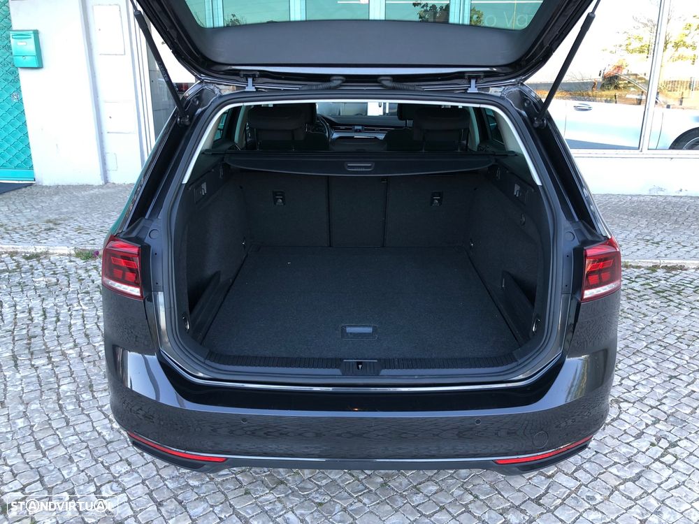 VW Passat Variant 2.0 TDI Business DSG - 16