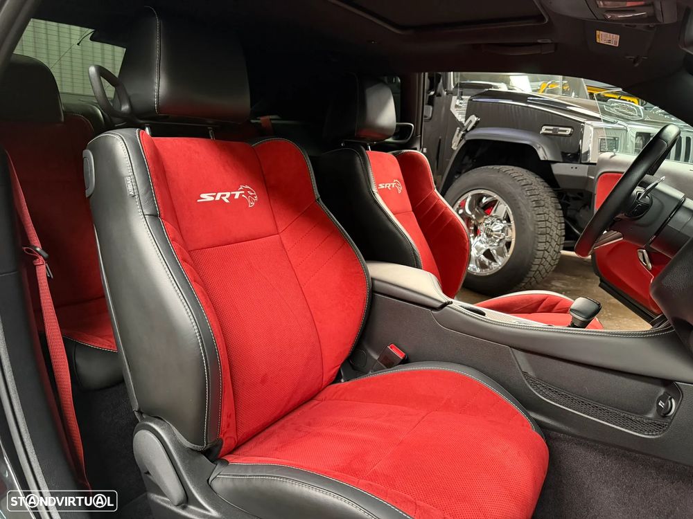 Dodge Challenger Auto SRT Hellcat - 31