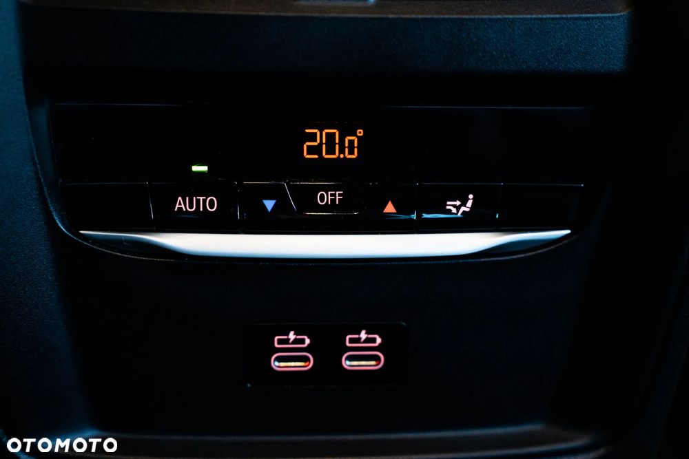 BMW Seria 3 318d MHEV Sport Line - 31