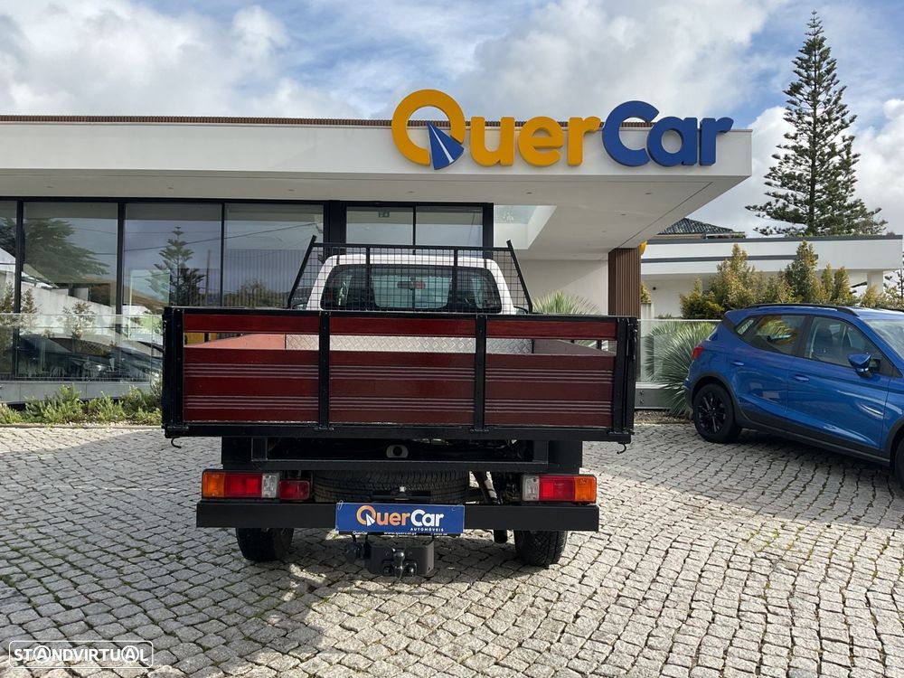 Toyota Hilux 2.4 D-4D CE - 11