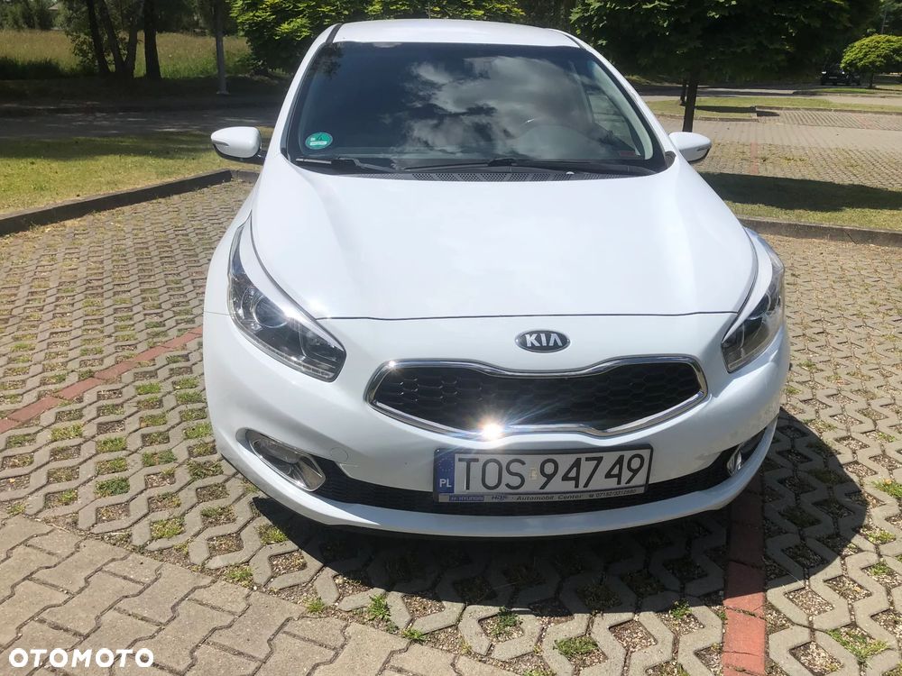 Kia Ceed 1.6 CRDi 128 Dream Team Edition - 6
