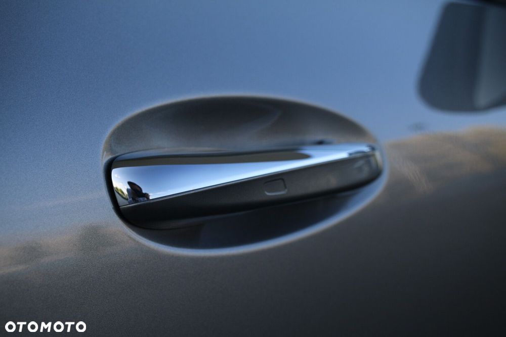 Mercedes-Benz GLA - 13